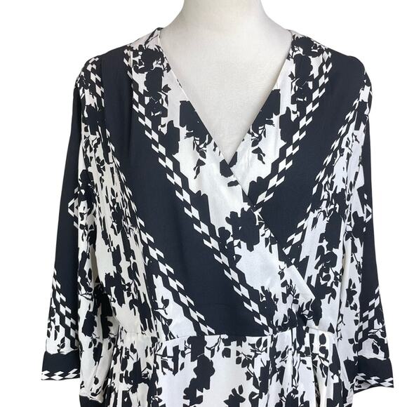 Cabi X-Factor Faux Wrap Black White Pattern 3/4 Sleeve Mini Dress Pockets - Picture 4 of 13